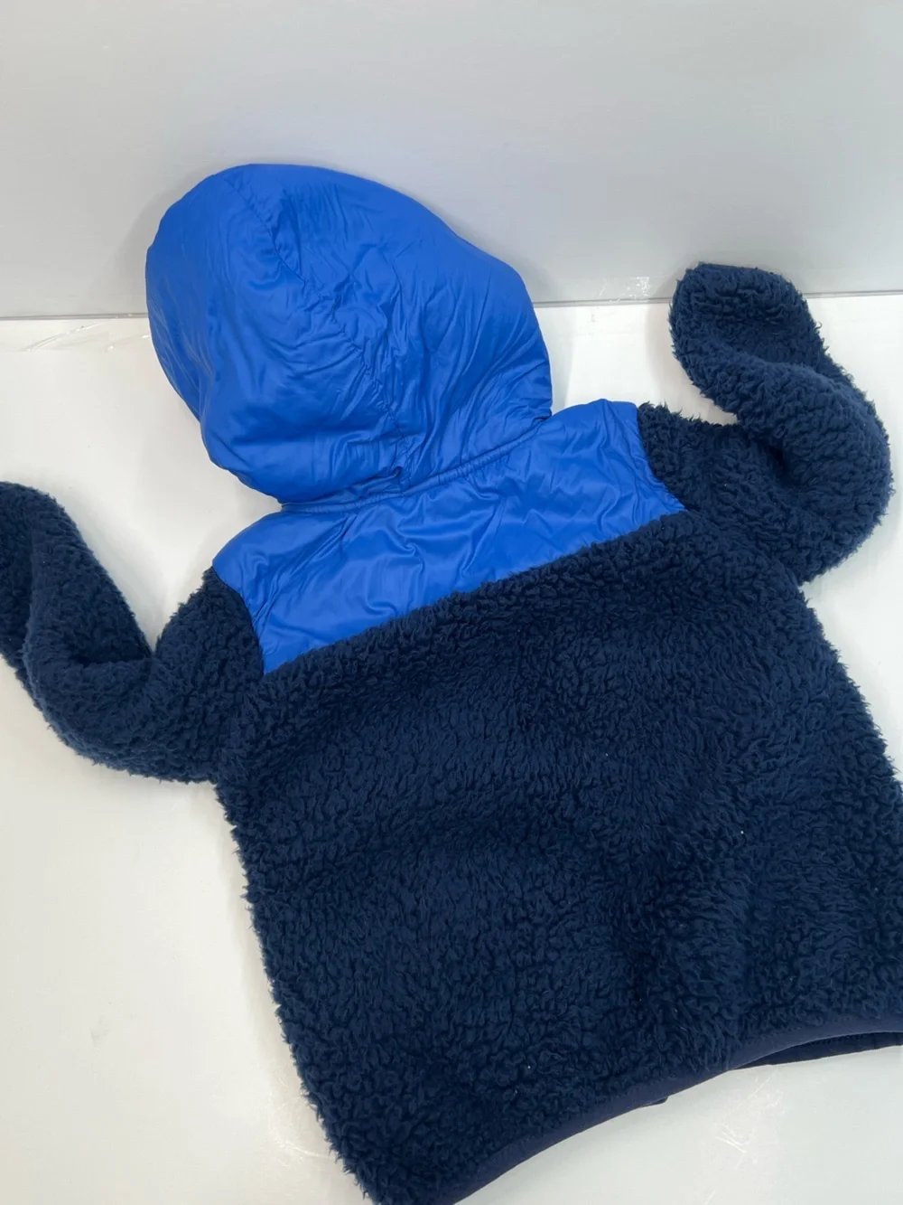 Eddie Bauer kids/ infants size 2T Two toned blue Sherpa Hooded Zip Up Jacket
